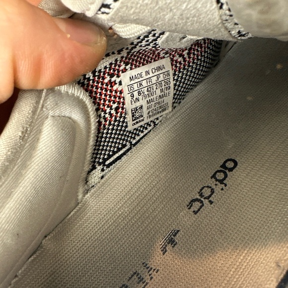 Size 9 - ADIDAS Yeezy Boost 350 V2 Low Zebra - Picture 6 of 6